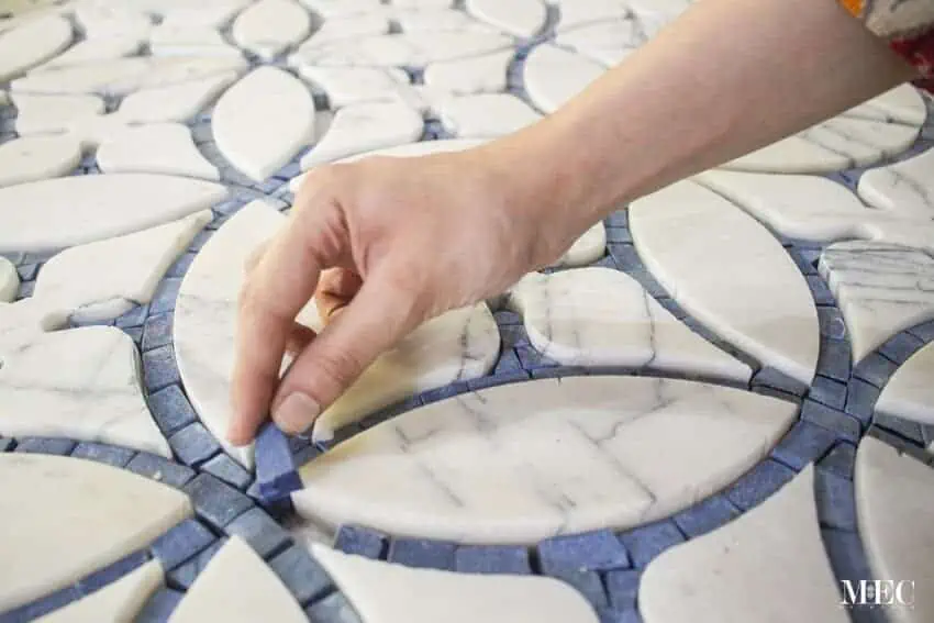 marble-mosaic-hand-cut-embedded-in-waterjet-cut-tiles