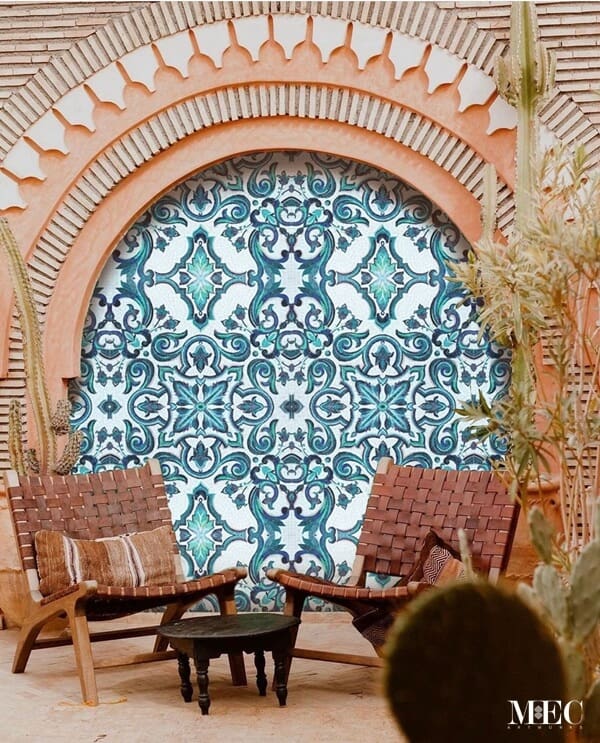 alente turquoise arched niche glass mosaic