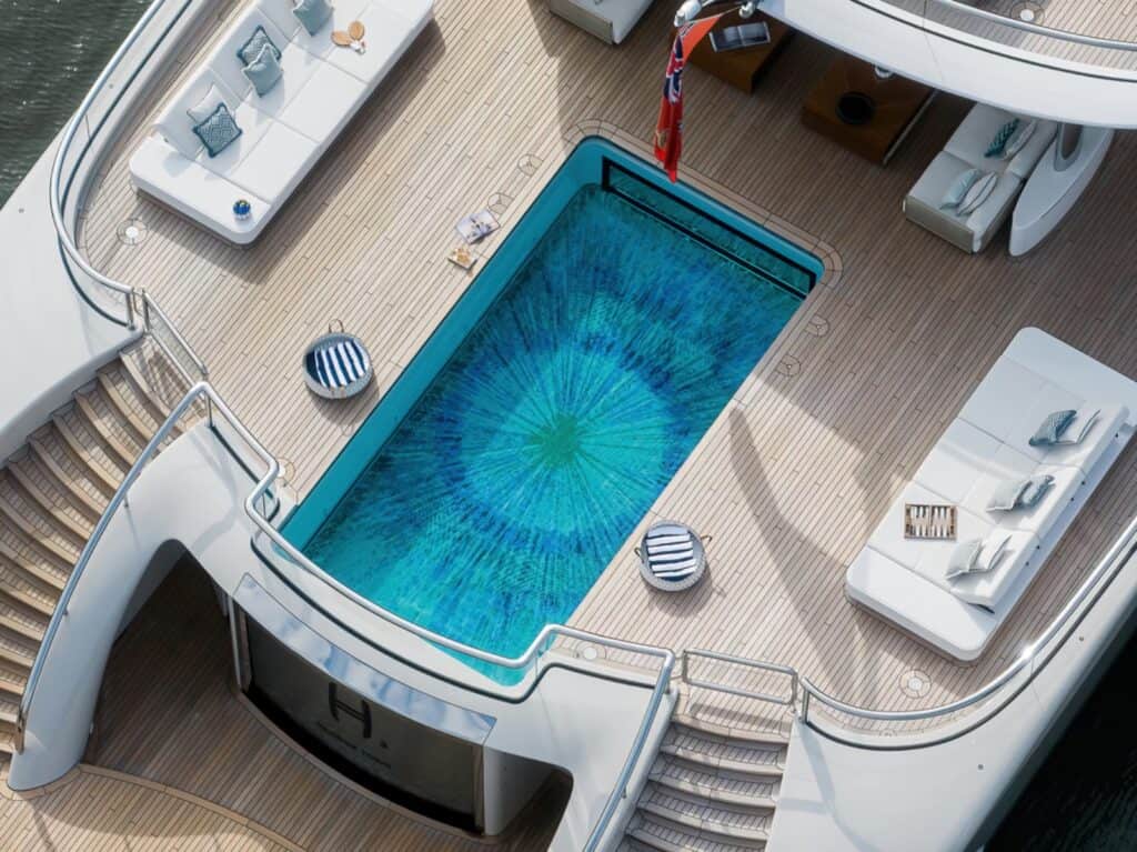 Antislip mosaic for yacht decks and pools