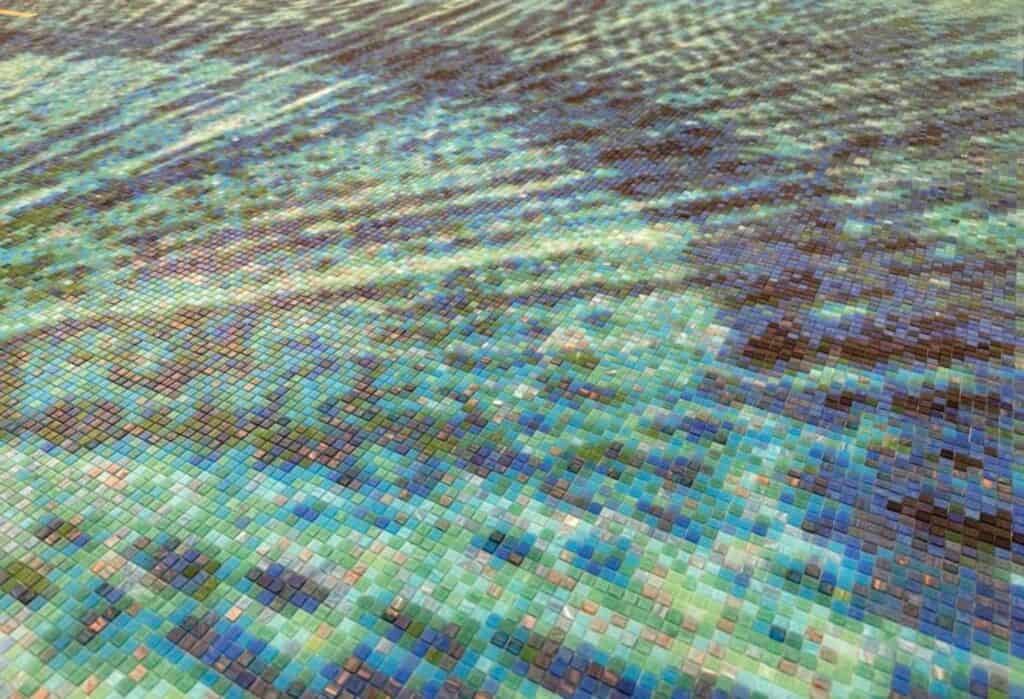 Vibration-resistant tile installation