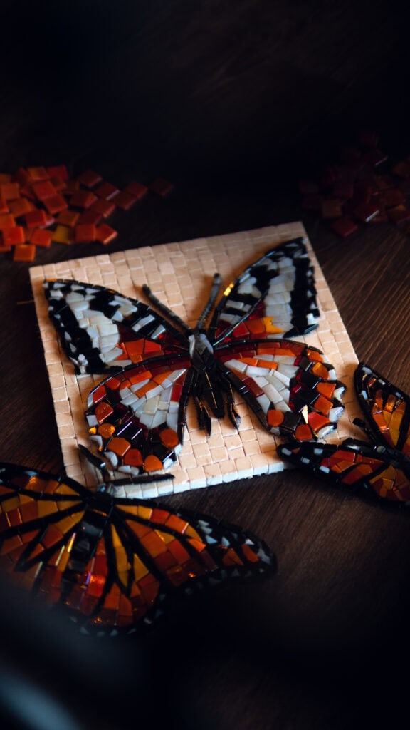 Fabrication process of mosaic artwork