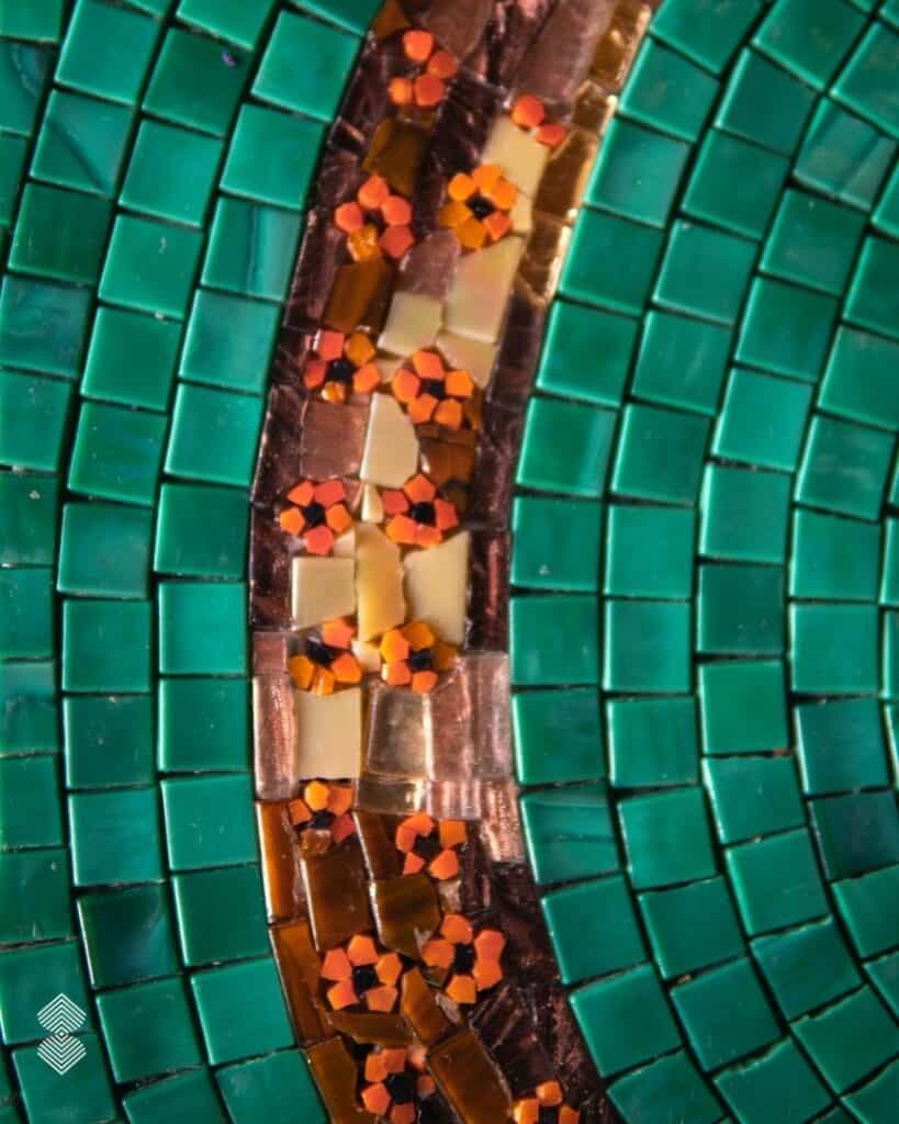 Color contrast mosaic